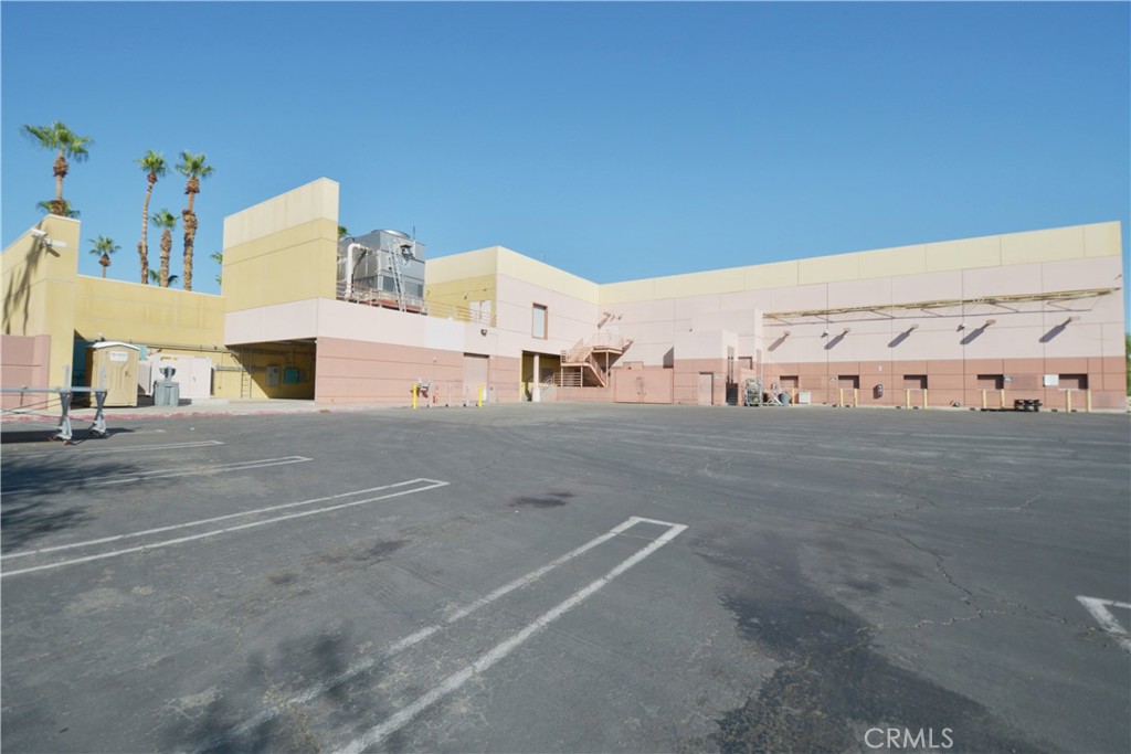 750 N Gene Autry Trail