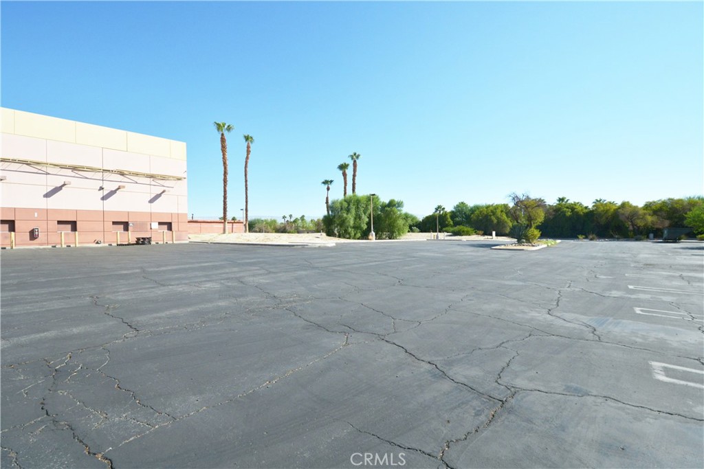 750 N Gene Autry Trail