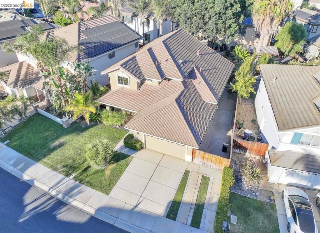 2533 Crescent Way