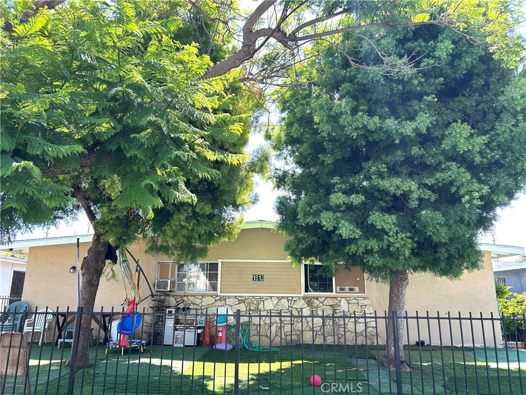 1813 Evergreen Street