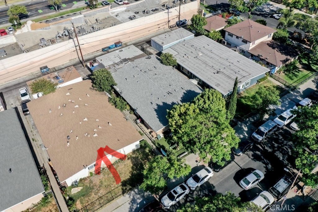 Beautiful 4-Unit located in Santa Ana. Each unit comes with 2-Bedroom, 1-Bathroom, 1-Car Garage. Great investment opportunity for those who want to own an investment property in Orange County.
