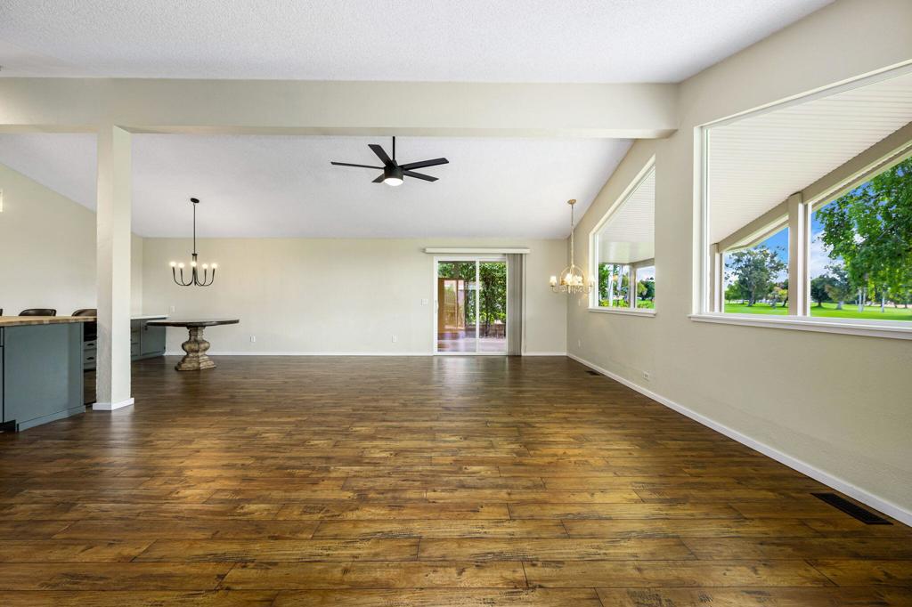 Suncrest Country Clb - Manufactured In Park