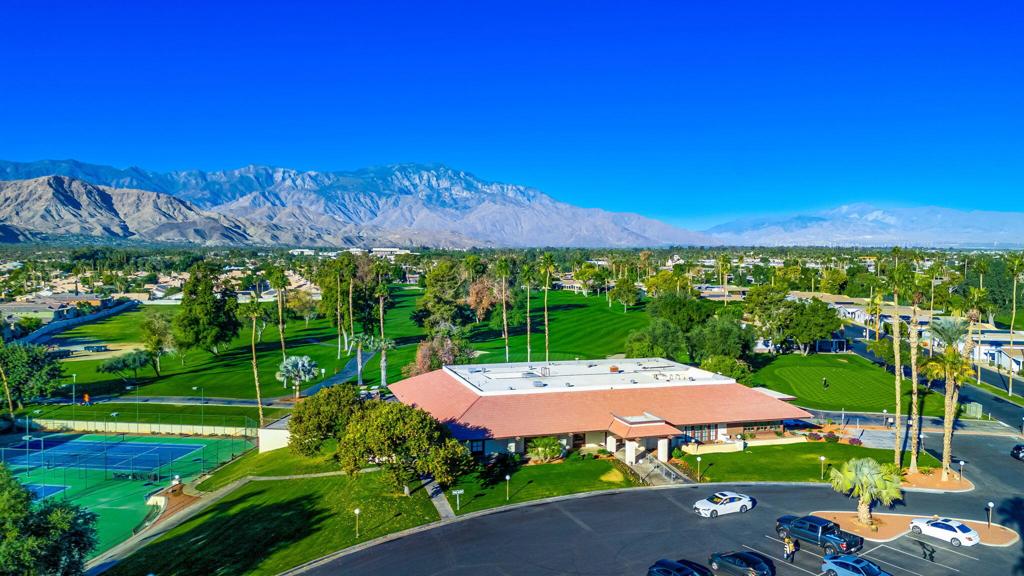 Suncrest Country Clb - Manufactured In Park