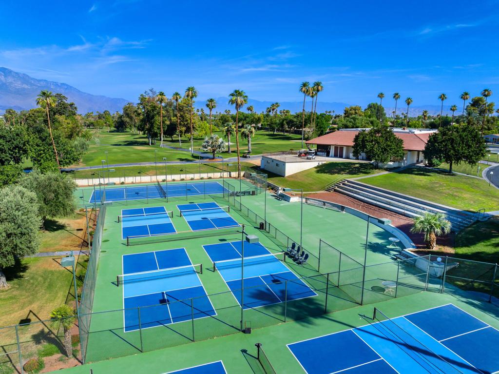 Suncrest Country Clb - Manufactured In Park