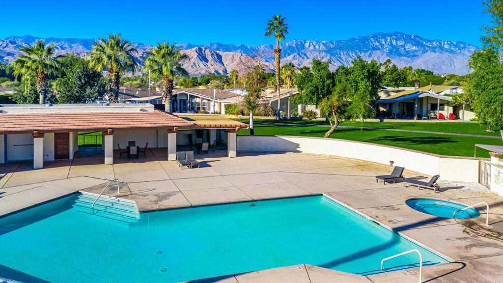 Suncrest Country Clb - Manufactured In Park