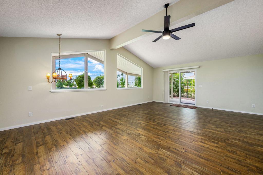 Suncrest Country Clb - Manufactured In Park