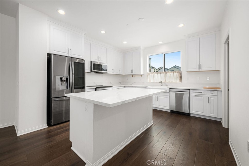 5860 LINDEN 8