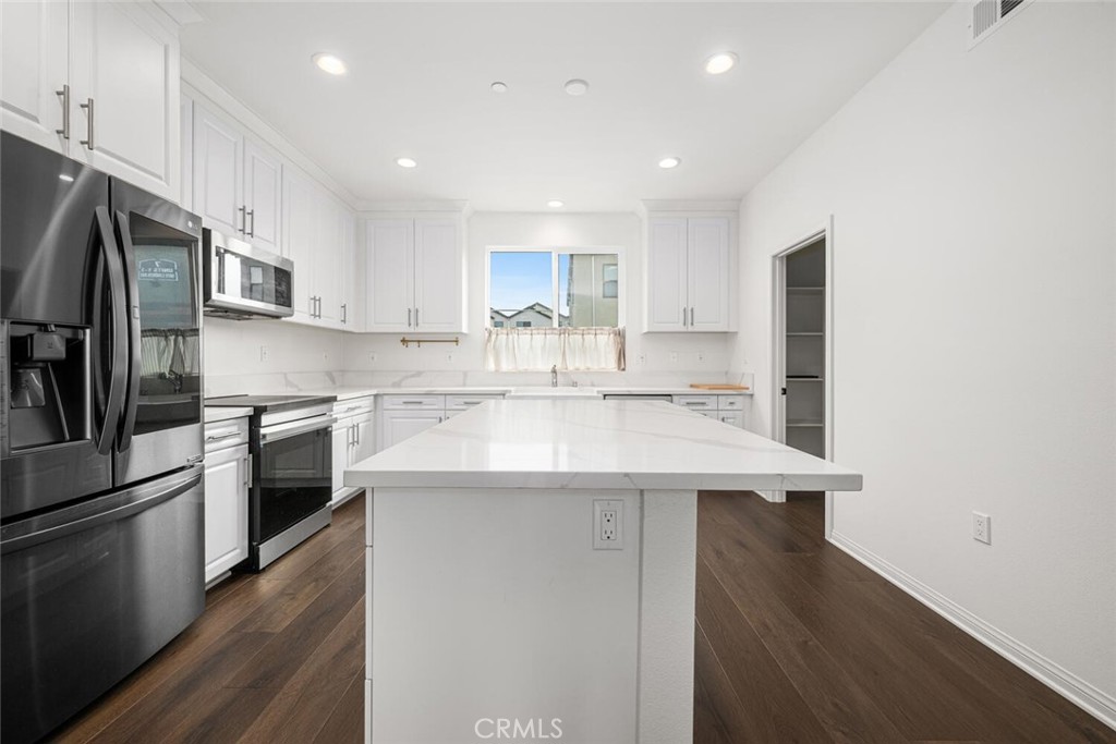 5860 LINDEN 8
