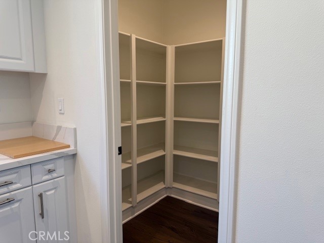 5860 LINDEN 8