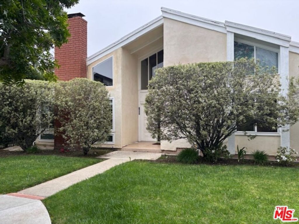 Photo of 1337 Avenida De Cortez, Pacific Palisades, CA 90272 (MLS # 26714979)