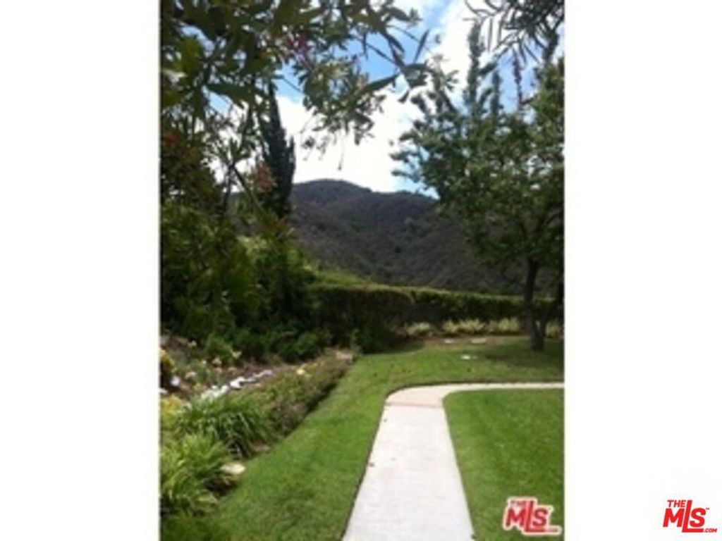 Photo of 1337 Avenida De Cortez, Pacific Palisades, CA 90272 (MLS # 26714979)