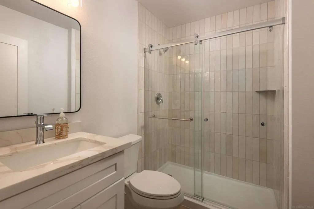 Encinitas, California 92024, United States, 3 Bedrooms Bedrooms, ,2 BathroomsBathrooms,Residential,Pending,251558