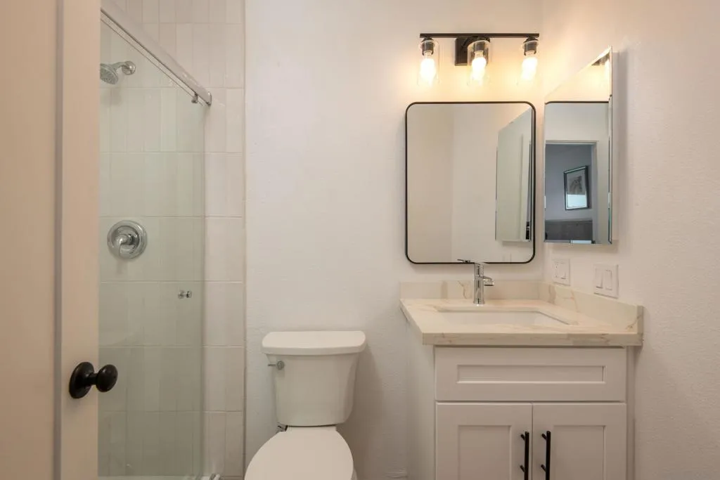 Encinitas, California 92024, United States, 3 Bedrooms Bedrooms, ,2 BathroomsBathrooms,Residential,Pending,251558