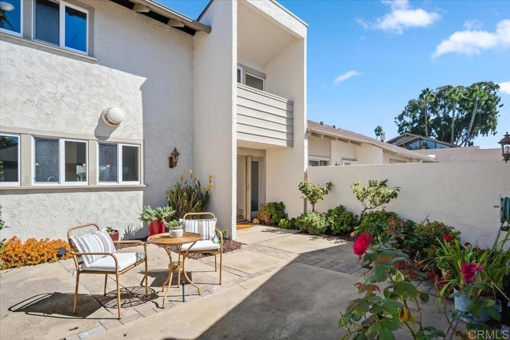 Photo of 219 Via Osuna, Rancho Santa Fe, CA 92091 (MLS # NDP2509625)