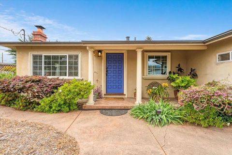 Photo of 5 Delaney Avenue, Watsonville, CA 95076 (MLS # ML82048695)