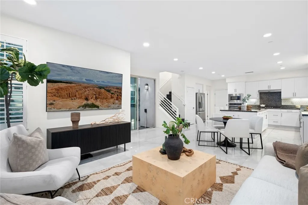 Irvine, California 92618, United States, 3 Bedrooms Bedrooms, ,3 BathroomsBathrooms,Residential,Active,224681