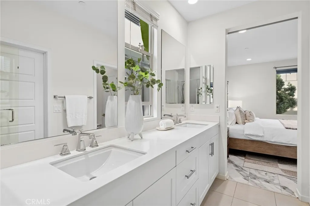 Irvine, California 92618, United States, 3 Bedrooms Bedrooms, ,3 BathroomsBathrooms,Residential,Active,224681