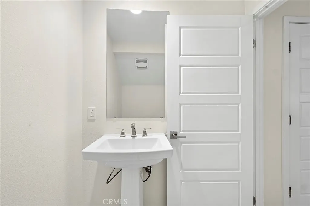 Irvine, California 92618, United States, 3 Bedrooms Bedrooms, ,3 BathroomsBathrooms,Residential,Active,224681