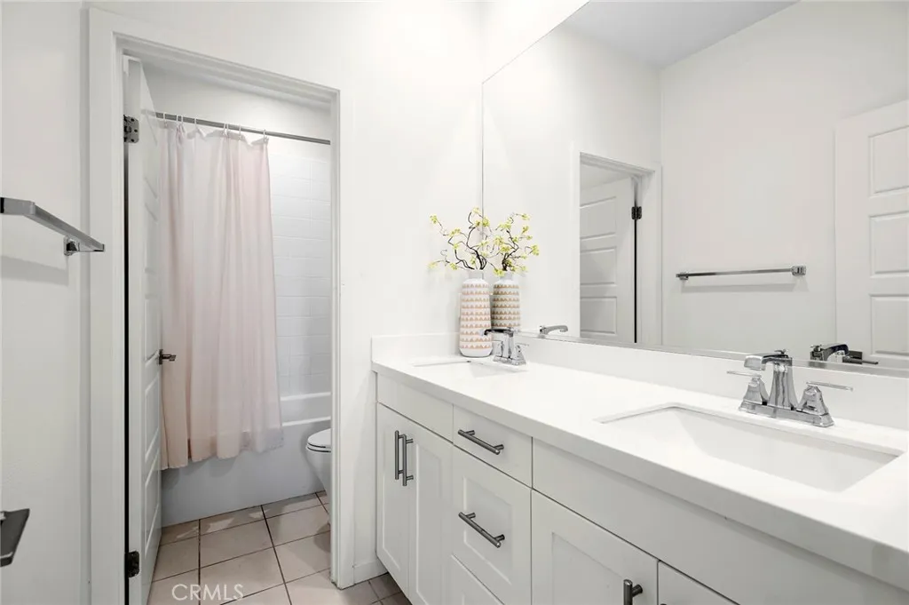 Irvine, California 92618, United States, 3 Bedrooms Bedrooms, ,3 BathroomsBathrooms,Residential,Active,224681