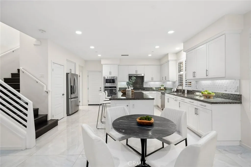 Irvine, California 92618, United States, 3 Bedrooms Bedrooms, ,3 BathroomsBathrooms,Residential,Active,224681