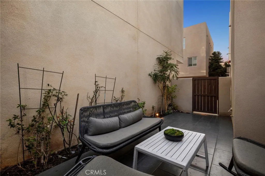 Irvine, California 92618, United States, 3 Bedrooms Bedrooms, ,3 BathroomsBathrooms,Residential,Active,224681