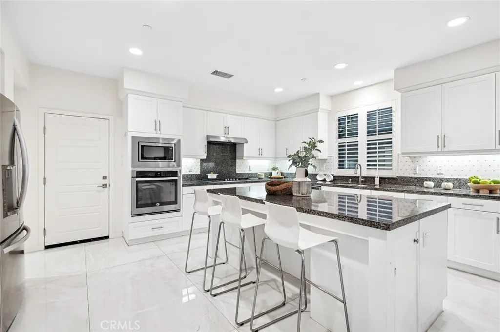 Irvine, California 92618, United States, 3 Bedrooms Bedrooms, ,3 BathroomsBathrooms,Residential,Active,224681