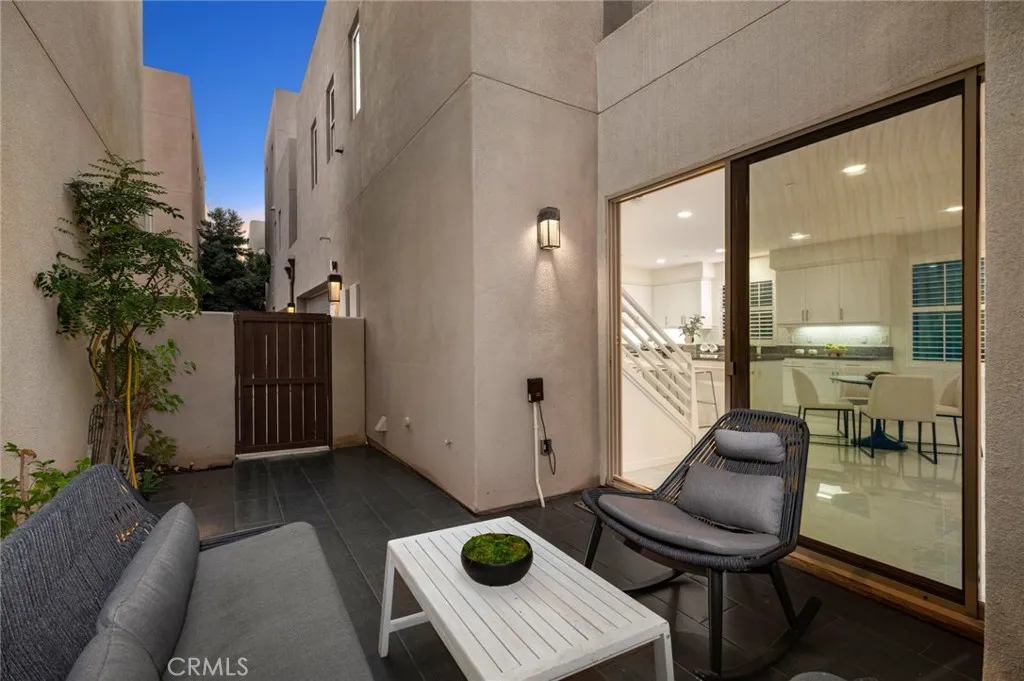 Irvine, California 92618, United States, 3 Bedrooms Bedrooms, ,3 BathroomsBathrooms,Residential,Active,224681