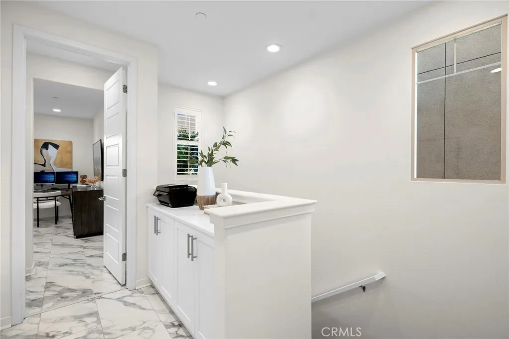 Irvine, California 92618, United States, 3 Bedrooms Bedrooms, ,3 BathroomsBathrooms,Residential,Active,224681