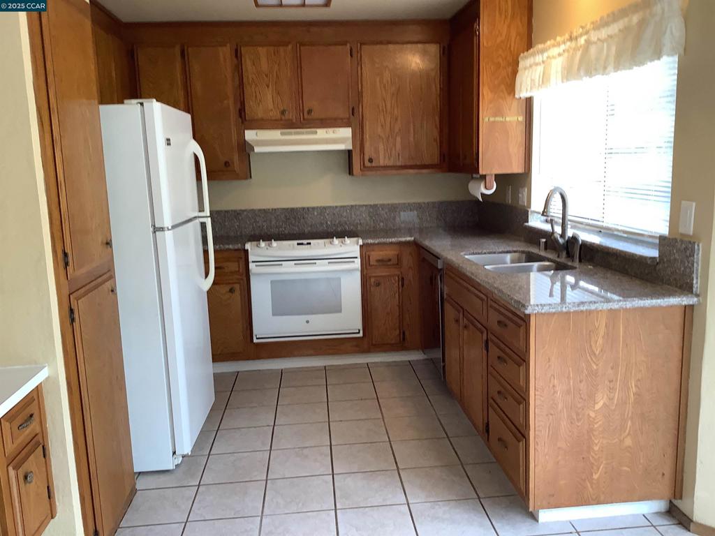LELAND - Residential Lease
