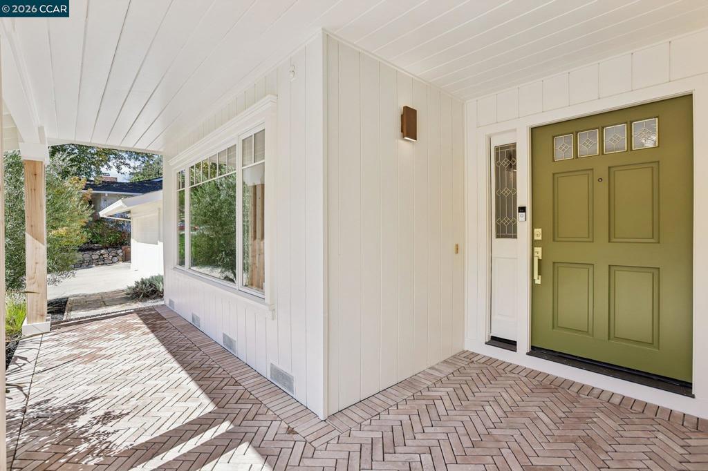 49 Corliss Dr