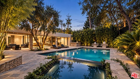 Photo of 11927 Ashdale Lane, Studio City, CA 91604 (MLS # 26995781)