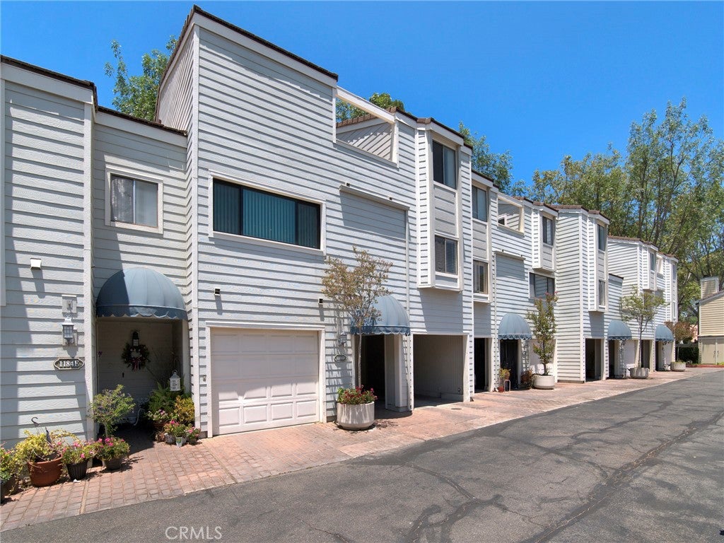 1184 S Westlake D