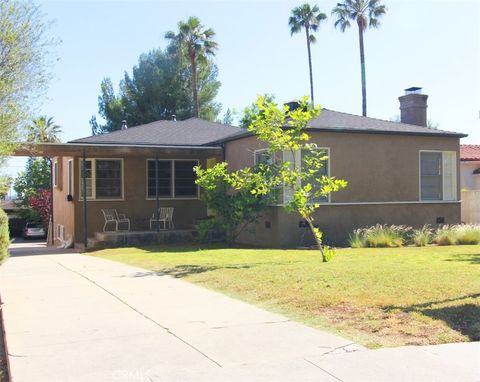 Photo of 244 Spencer St St, Glendale, CA 91202 (MLS # GD26087640)