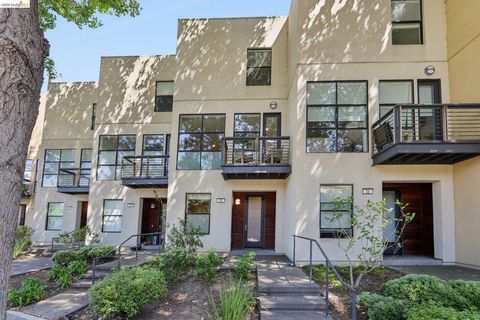 Photo of 23 City Limits Cir, Emeryville, CA 94608 (MLS # 41130185)