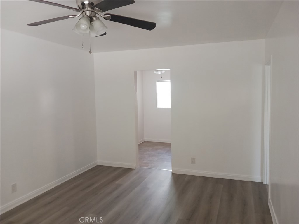 Very clean upgraded 1 bedroom, 1 bath unit in a very walkable neighborhood. Unit comes with 1 parking space. Garage can be rented for an additional fee.