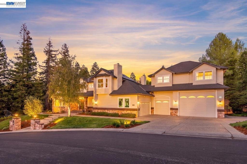 984 Gray Fox Cir