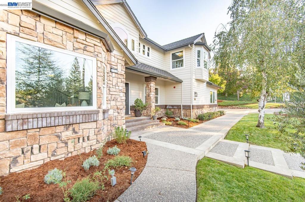 984 Gray Fox Cir