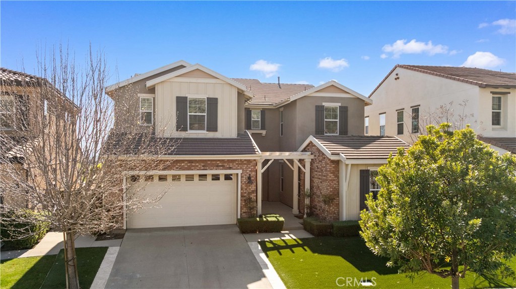 638 E Tangerine Street