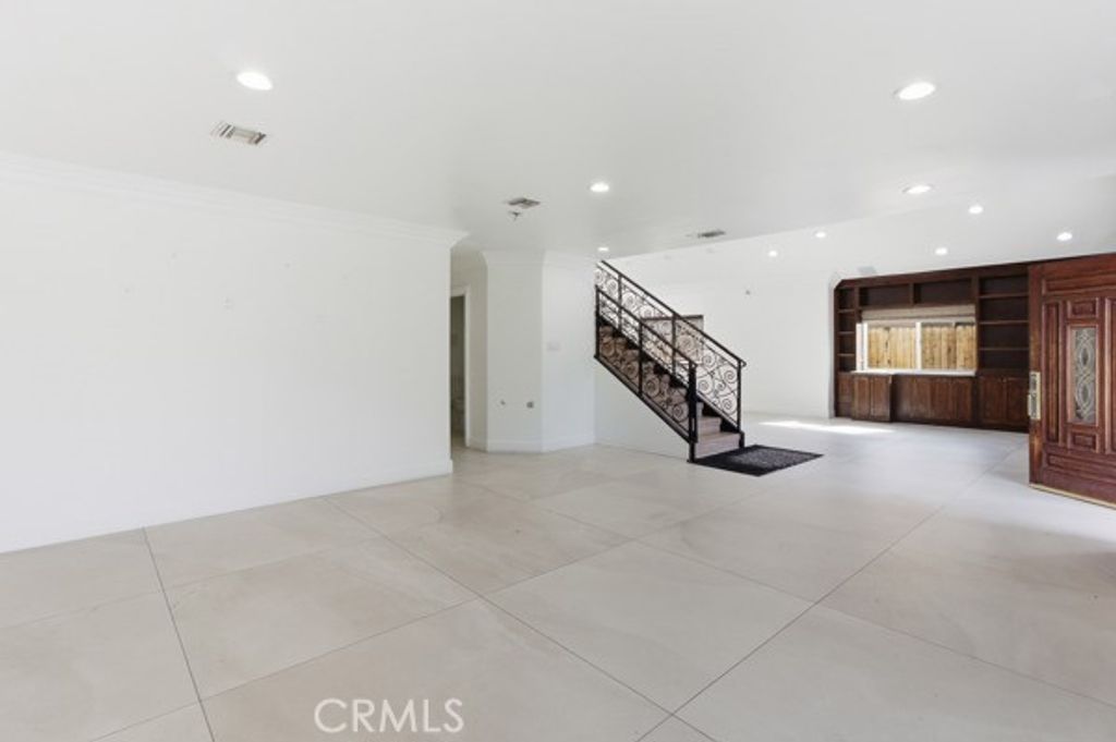 Photo of 5048 Hesperia Avenue, Encino, CA 91316 (MLS # SR25254003)