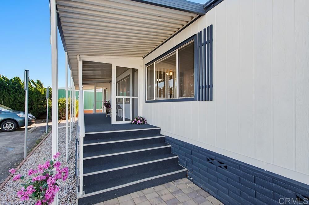 200 N El Camino Real 176