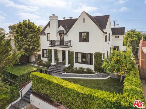Photo of 3067 Motor Avenue, Los Angeles, CA 90064 (MLS # 25550131)