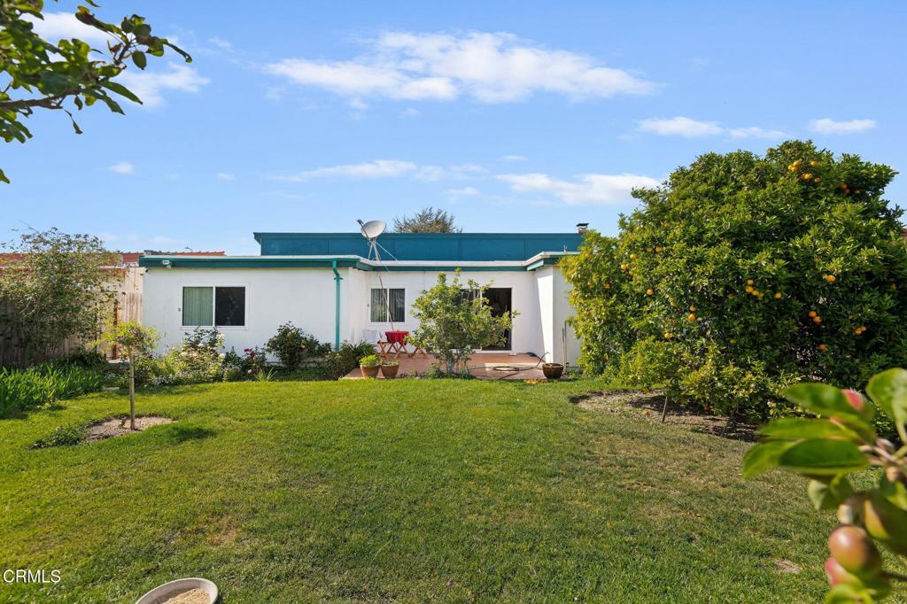 1126 Lawrence Way