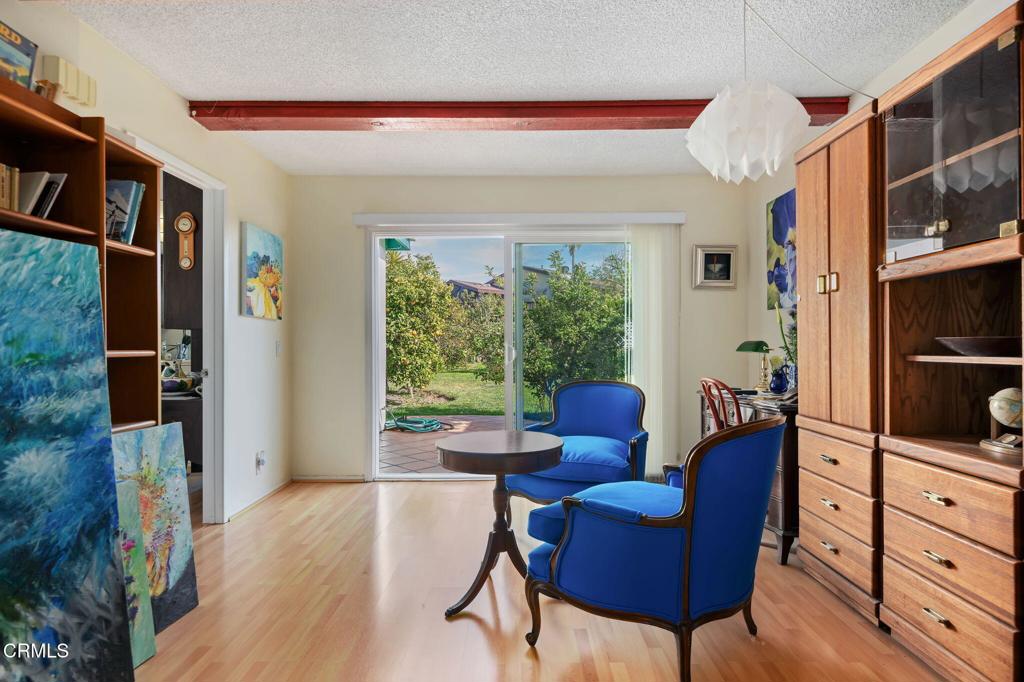 1126 Lawrence Way