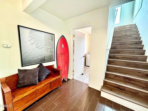 Photo of 113 Los Robles St, Oxnard, CA 93035 (MLS # V1-34499)