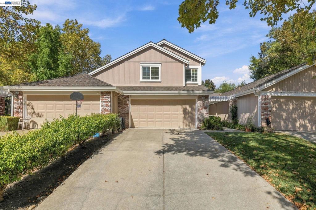 1125 Shady Creek Pl