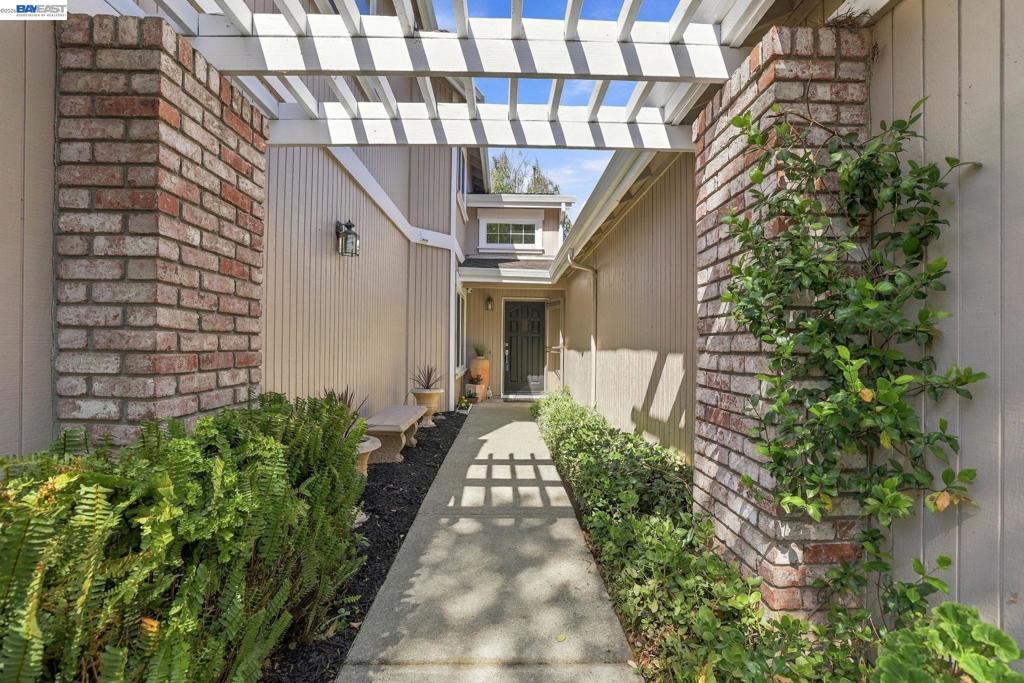 1125 Shady Creek Pl