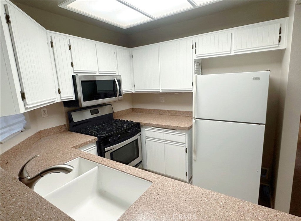 23709 Del Monte Drive 232