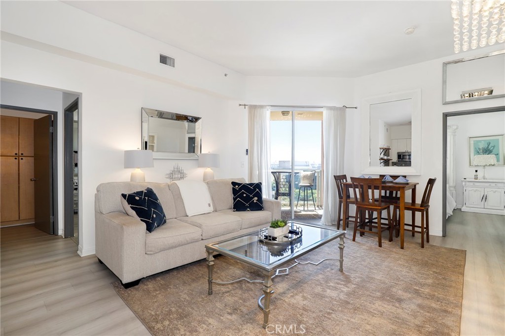 488 e ocean boulevard 818