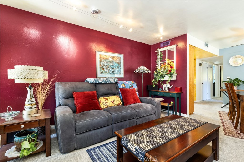 1105 Parkview Ln.