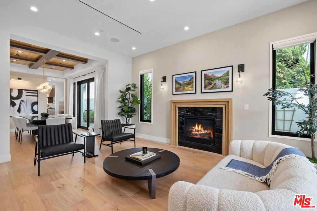 Photo of 971 S Bundy Drive, Los Angeles, CA 90049 (MLS # 26660281)